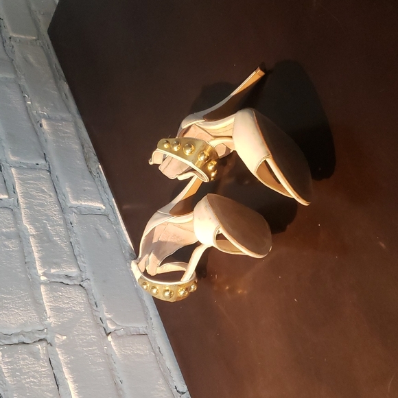 Vince Camuto white and gold stunning heels - Picture 1 of 3